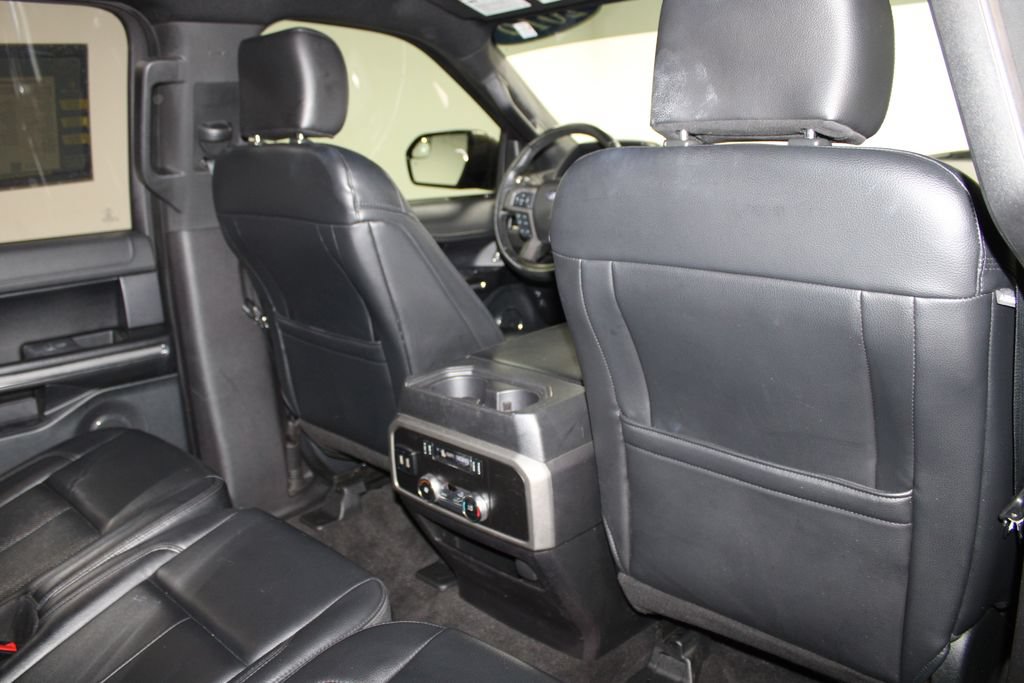 Used 2019 Ford Expedition XLT w/ Equipment Group 201A AWD/4WD image 34