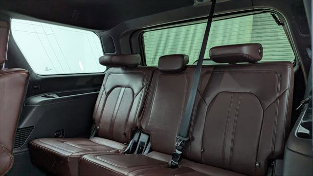 Used 2023 Ford Expedition Limited image 17
