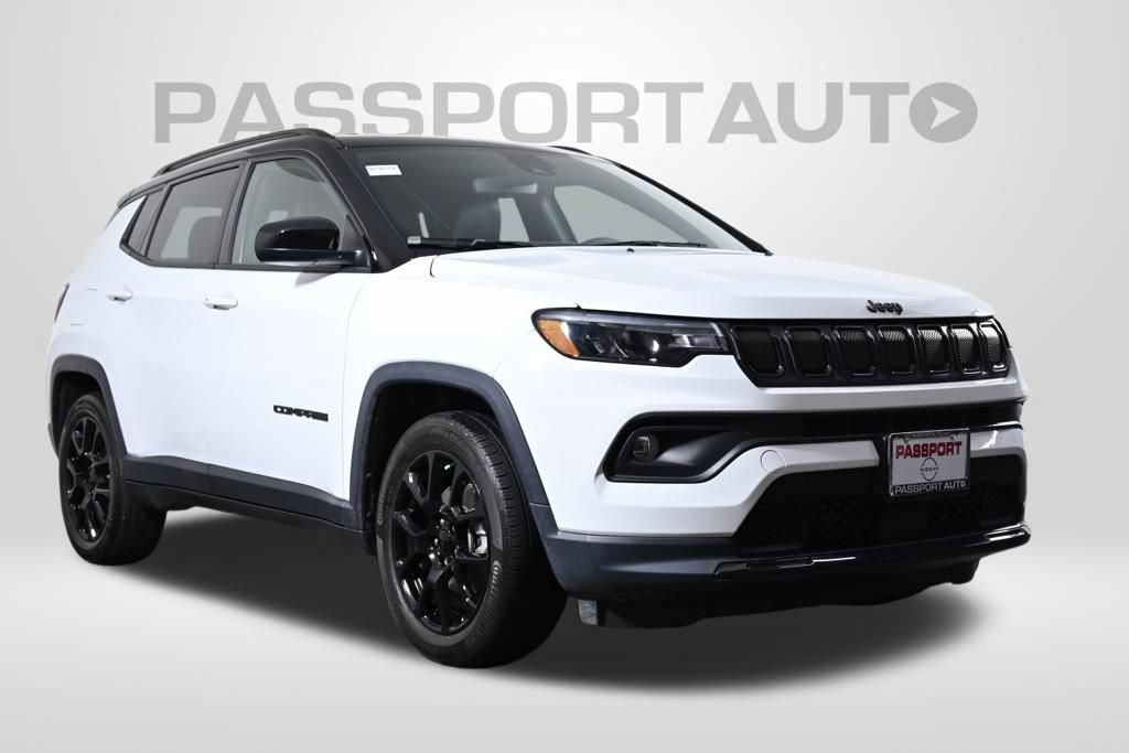 Used 2022 Jeep Compass Latitude FWD image 4