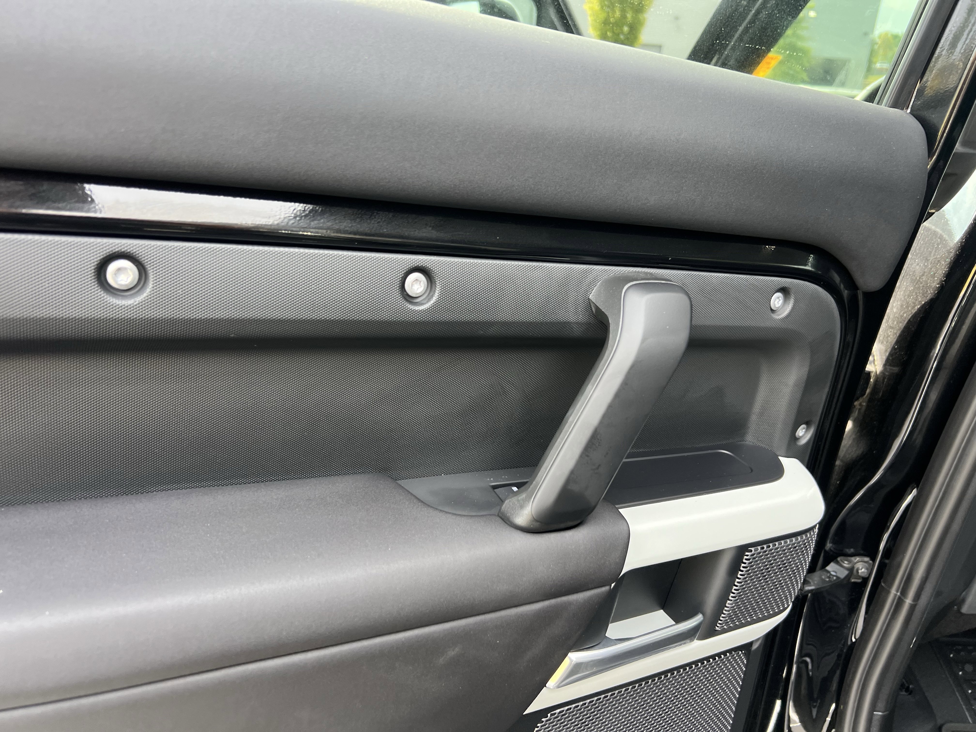 Used 2024 Land Rover Defender 110 S image 30