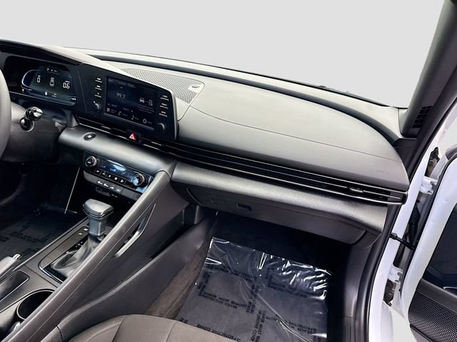 Certified 2025 Hyundai Elantra Sport FWD image 27