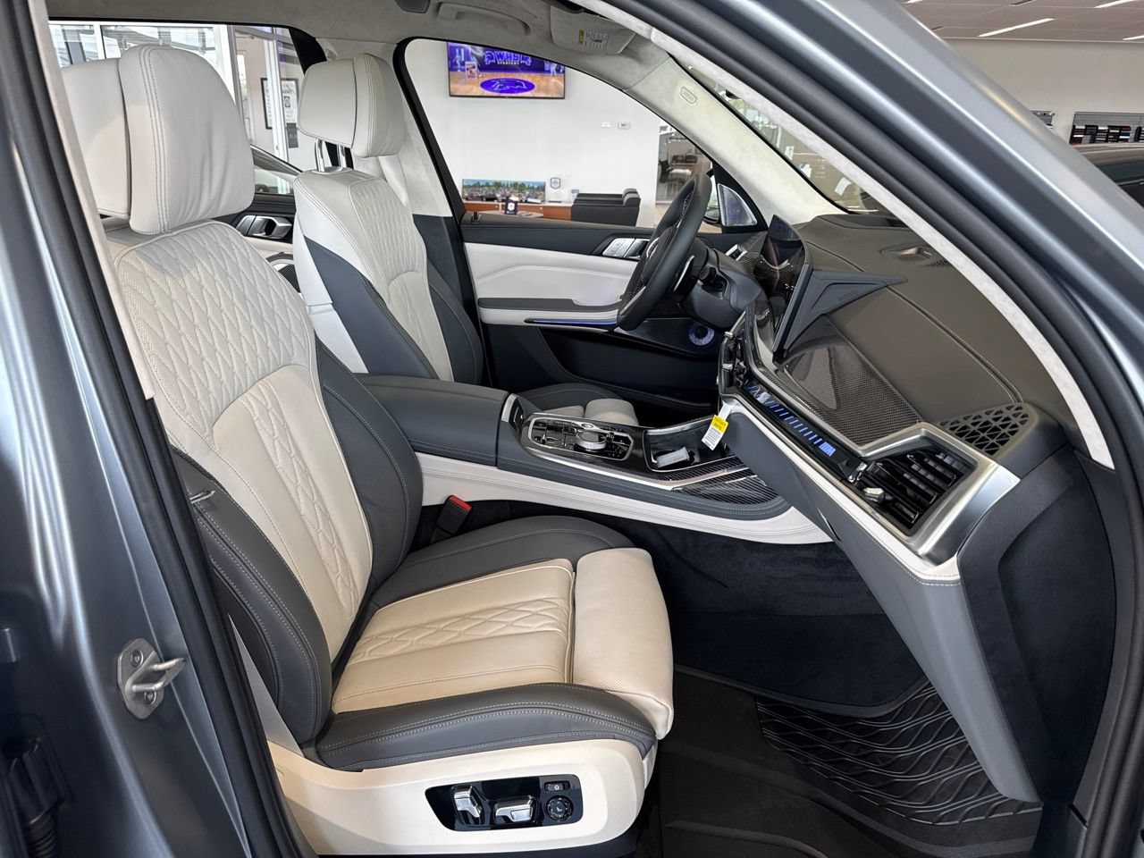 New 2027 BMW X7 M60i AWD/4WD image 58