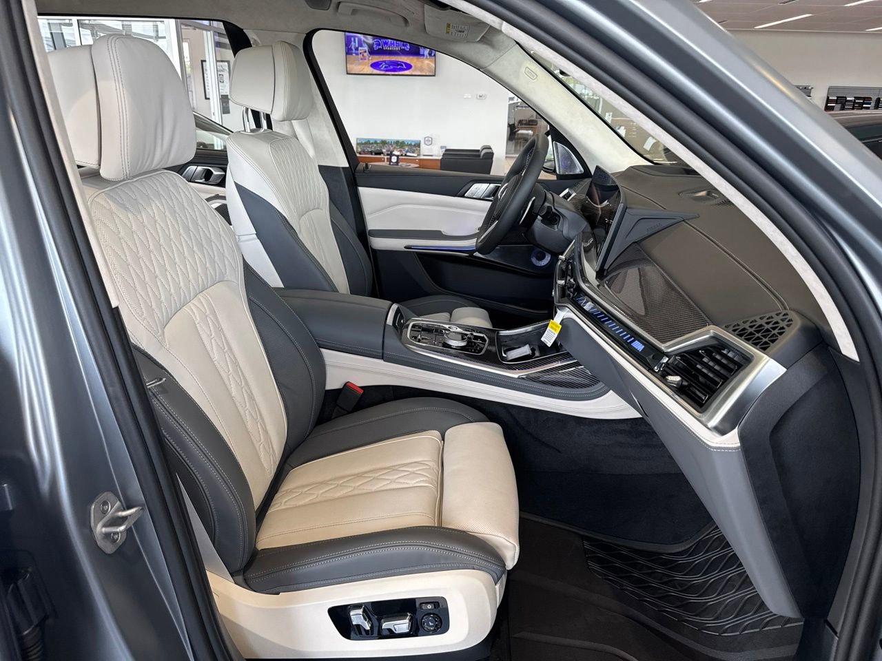 New 2027 BMW X7 M60i AWD/4WD image 58