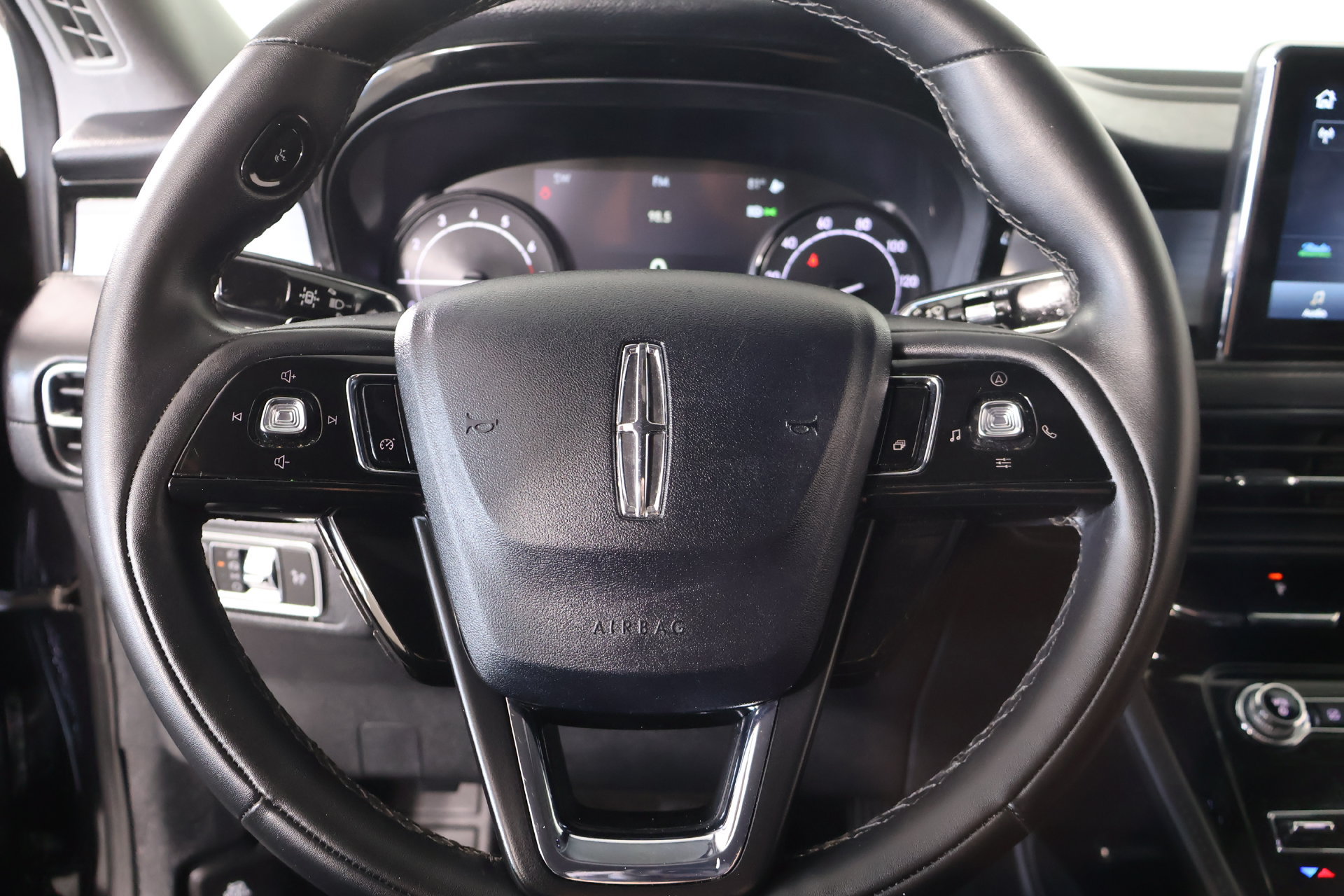 Used 2022 Lincoln Corsair FWD image 3