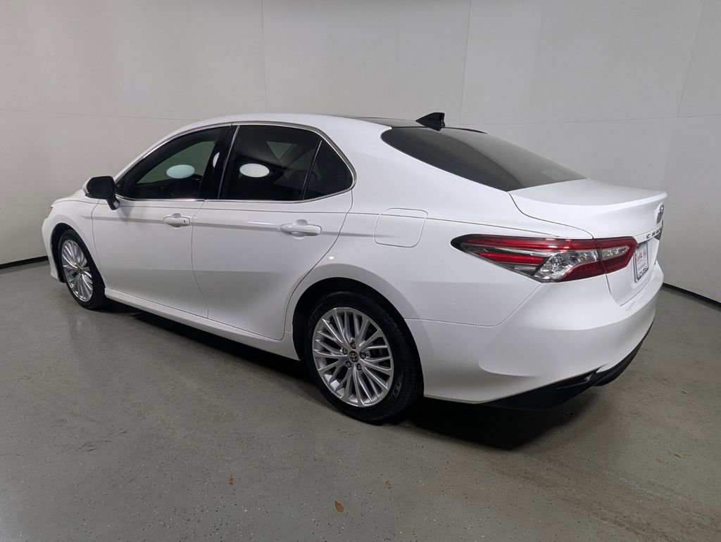 Used 2020 Toyota Camry XLE image 5
