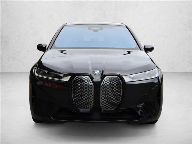 Used 2023 BMW iX xDrive50 w/ Sport Package AWD/4WD image 3