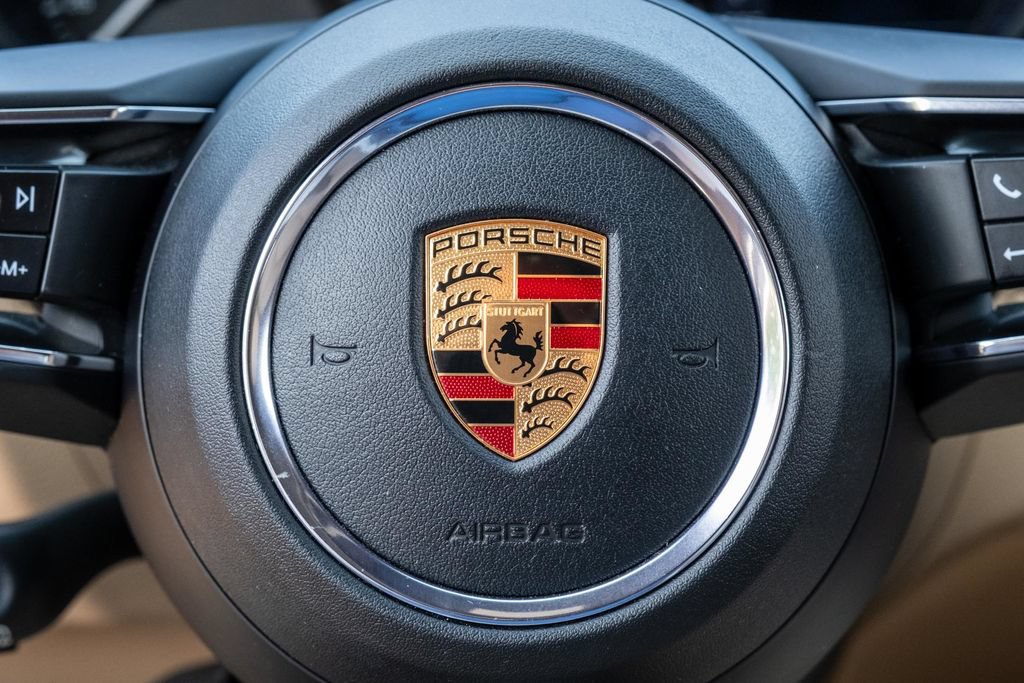 Used 2022 Porsche Macan w/ Premium Package Plus AWD/4WD image 27