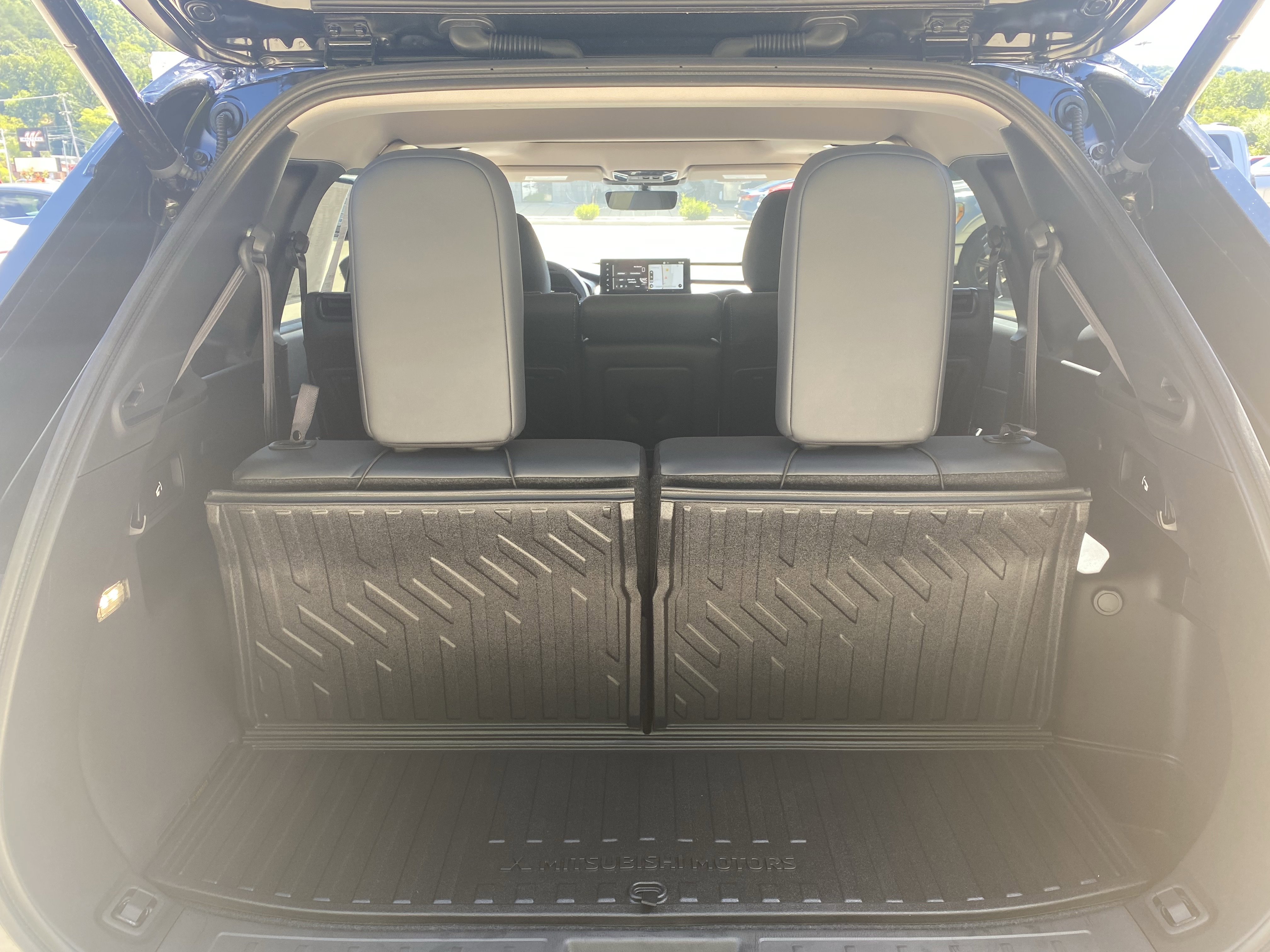 New 2025 Mitsubishi Outlander SE image 25