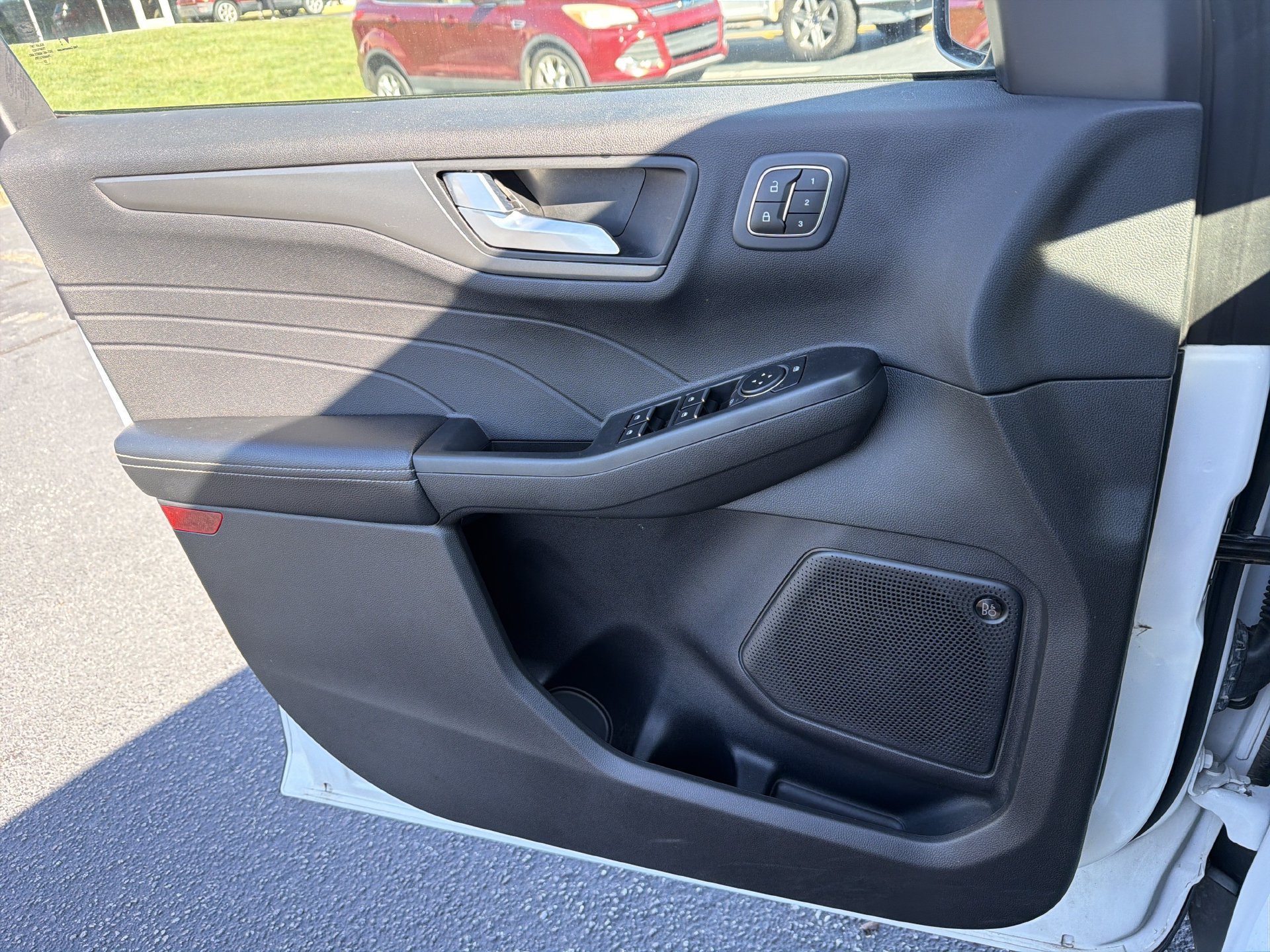 Used 2023 Ford Escape Active w/ Tech Pack #2 AWD/4WD image 9