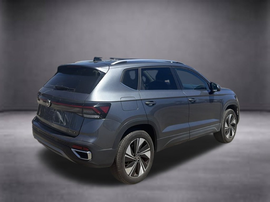 Used 2025 Volkswagen Taos SE AWD/4WD image 4