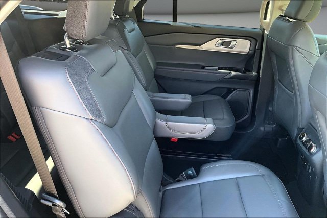 Used 2026 Ford Explorer Active w/ Active Comfort Package AWD/4WD image 25