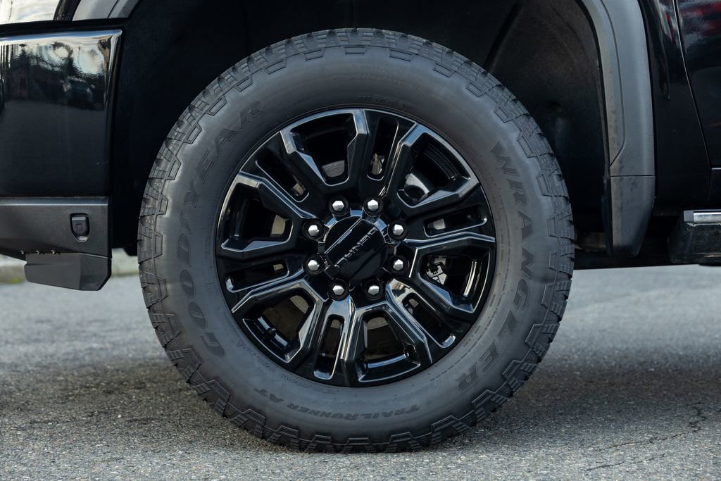 Used 2022 GMC Sierra 2500 Denali w/ Denali Black Diamond Edition image 10