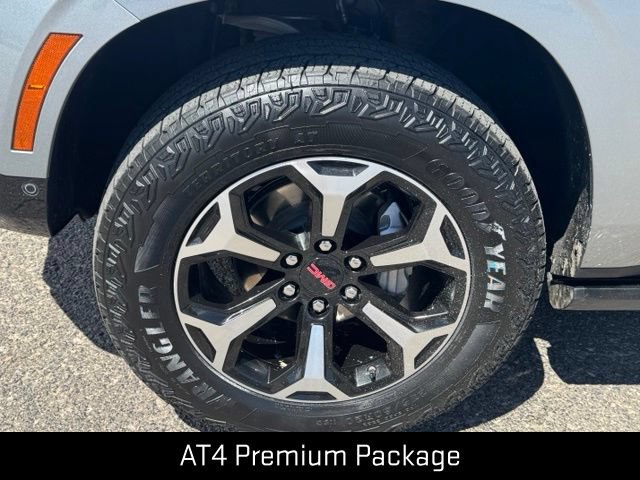 Used 2025 GMC Yukon AT4 w/ AT4 Premium Plus Package AWD/4WD image 11