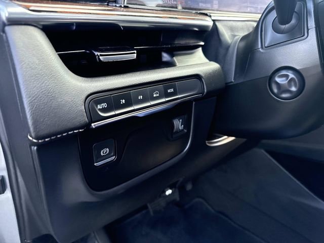 Used 2023 Cadillac Escalade Premium Luxury image 27