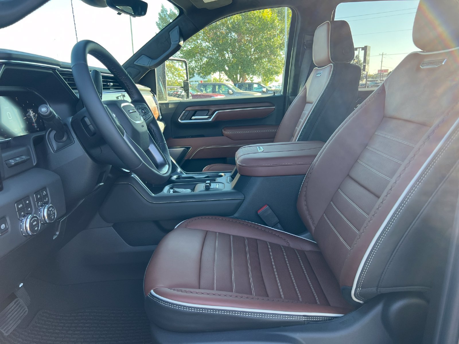 New 2026 GMC Sierra 3500 Denali Ultimate AWD/4WD image 9