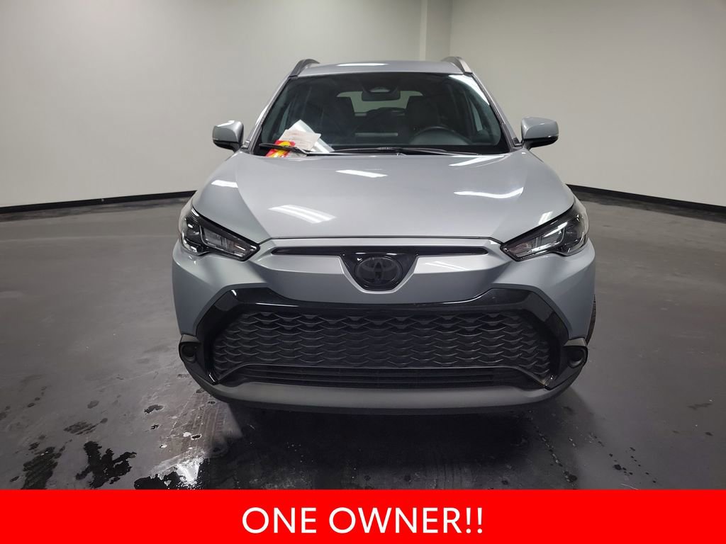 Used 2023 Toyota Corolla Cross SE image 3