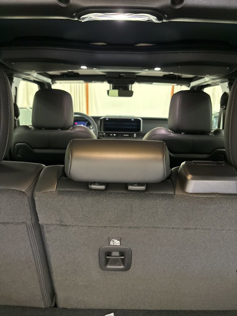 Used 2024 Jeep Wrangler High Altitude image 30