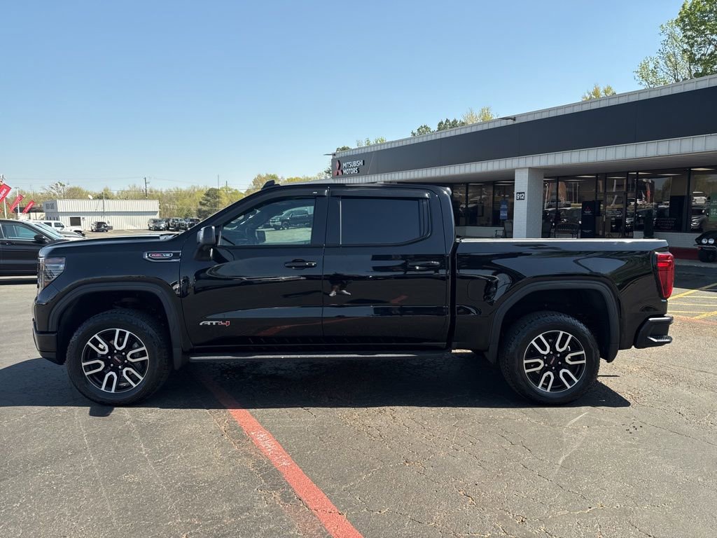 Used 2025 GMC Sierra 1500 AT4 w/ AT4 Premium Package AWD/4WD image 9