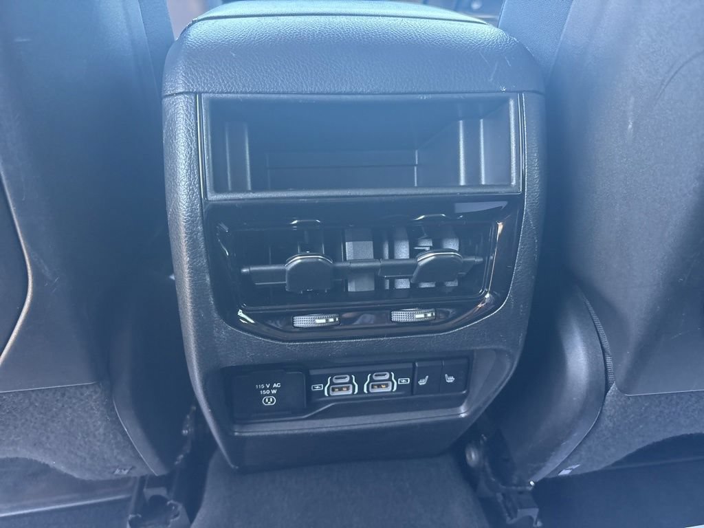 Certified 2023 Jeep Grand Cherokee Limited w/ Black Appearance Package AWD/4WD image 32