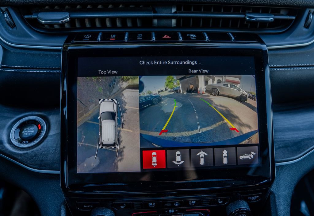 Used 2024 Jeep Grand Cherokee L Limited w/ Luxury Tech Group II image 12