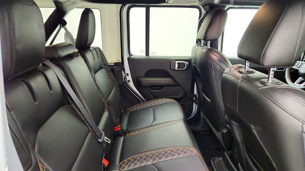 Used 2023 Jeep Wrangler Unlimited Sahara AWD/4WD image 23