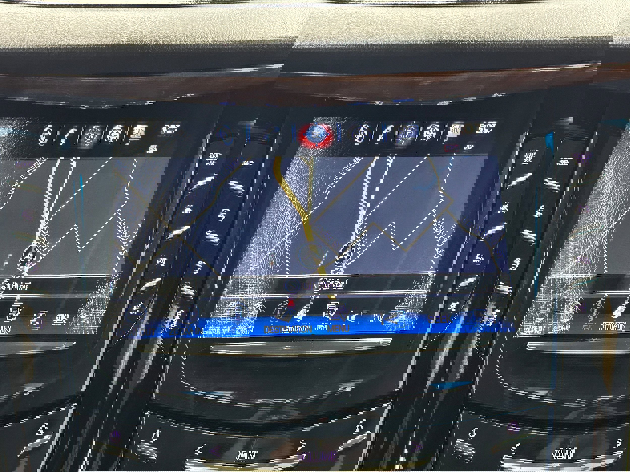 Used 2019 Cadillac Escalade Luxury AWD/4WD image 7