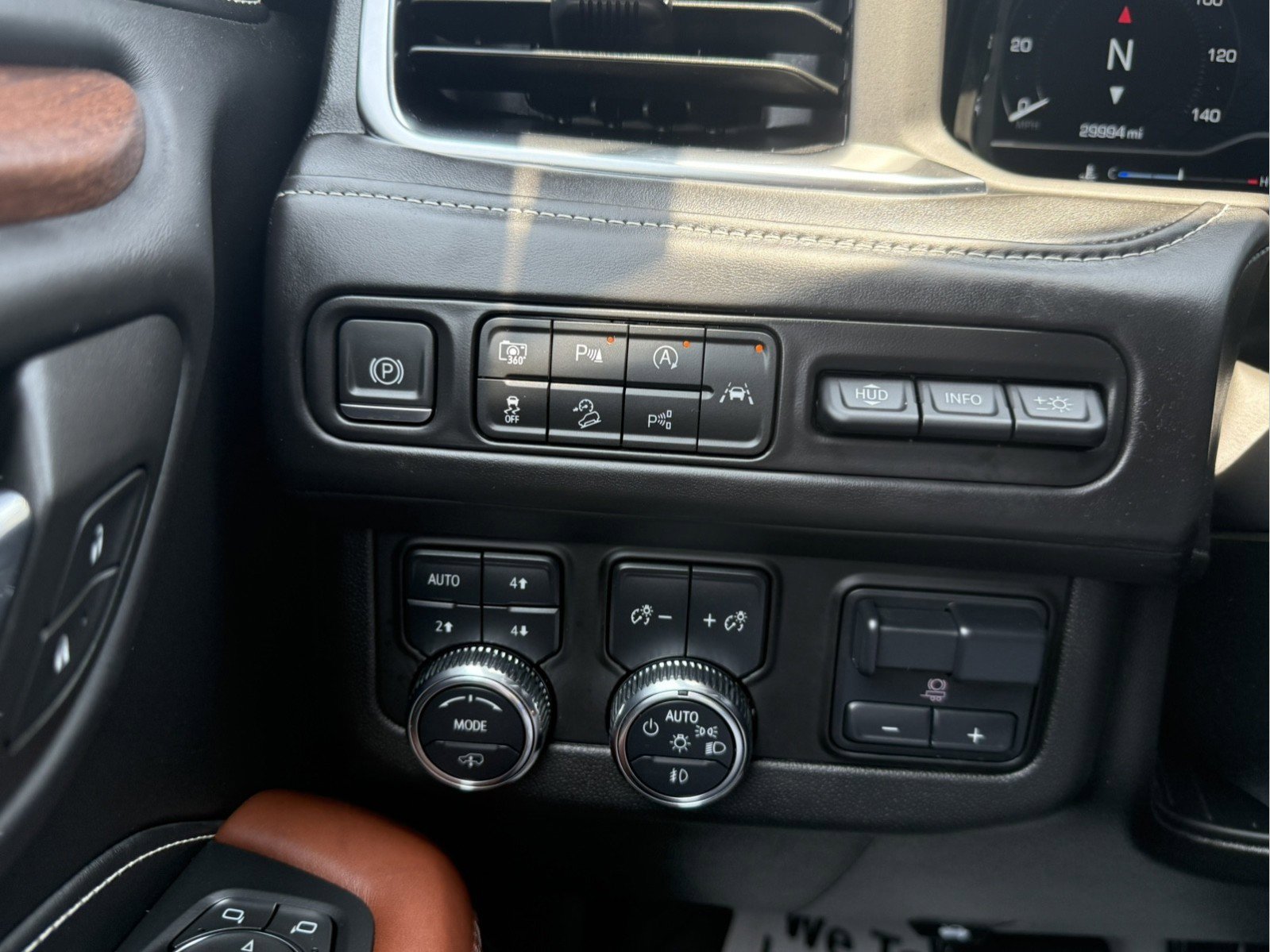 Certified 2024 GMC Yukon Denali Ultimate image 30