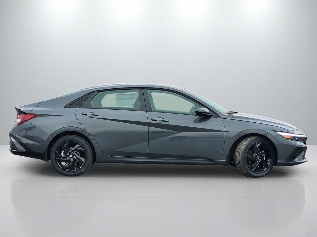 New 2026 Hyundai Elantra Sport image 3