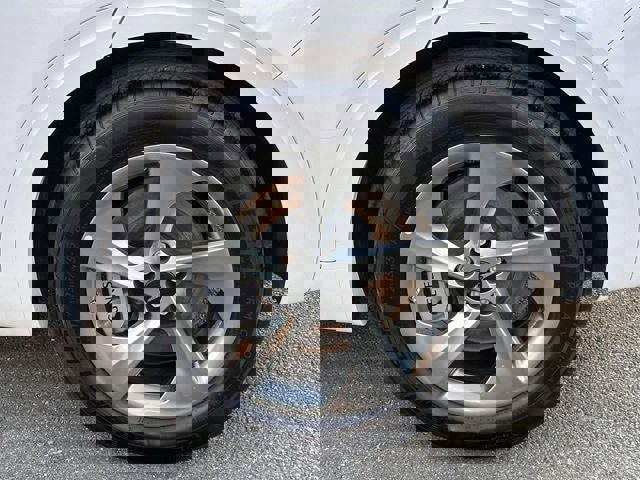 Used 2026 Genesis GV70 2.5T Advanced image 15