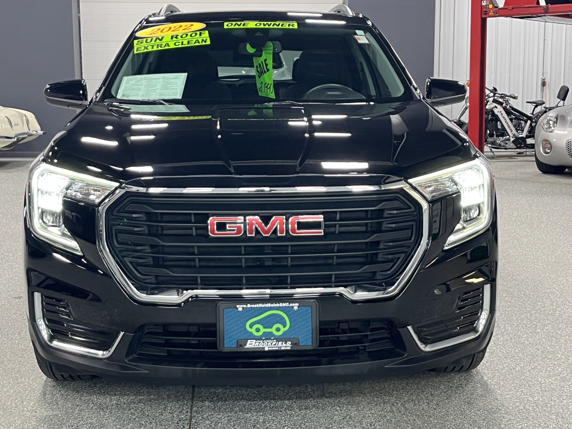 Used 2022 GMC Terrain SLE w/ Driver Convenience Package image 7