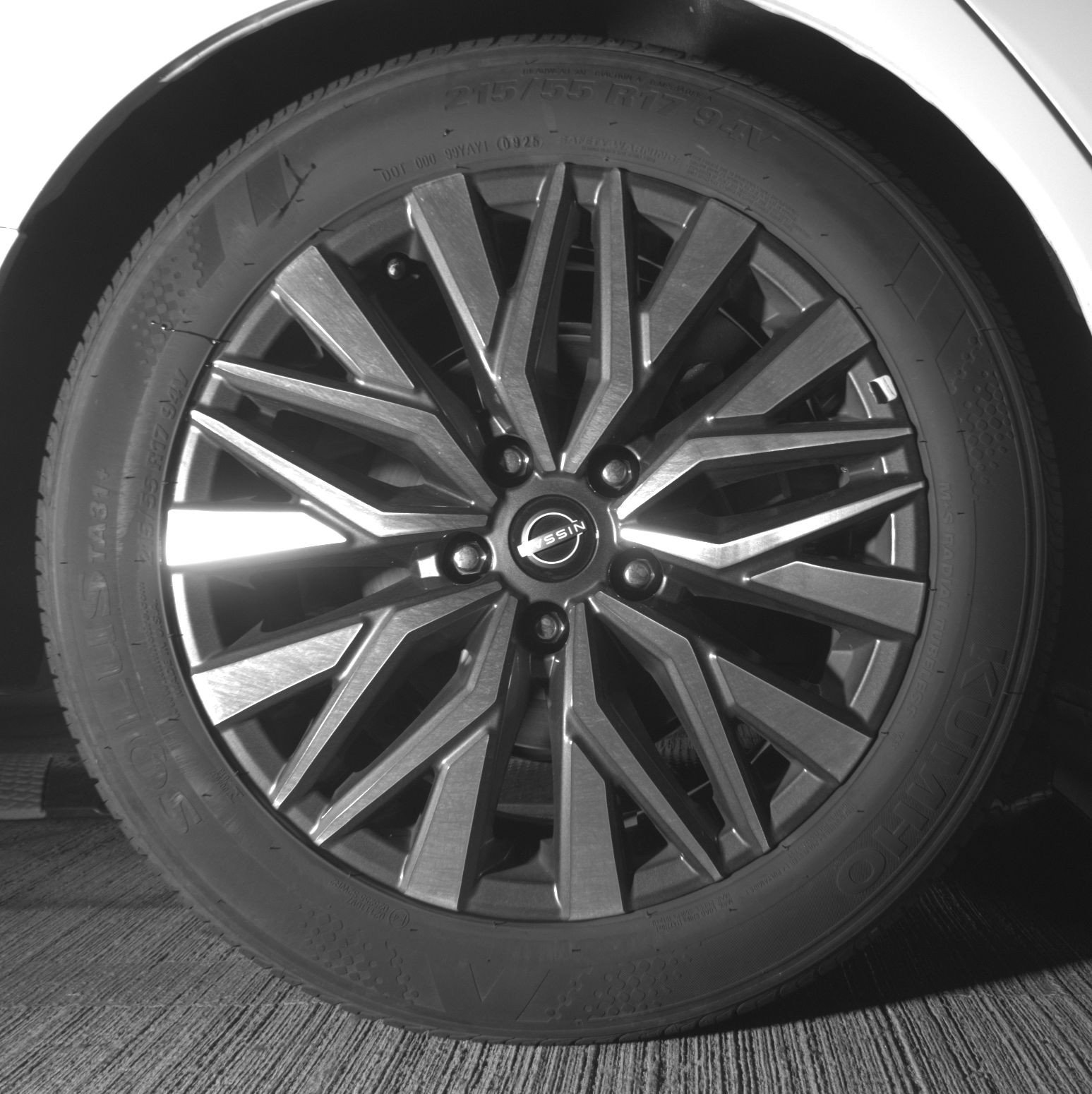 Used 2025 Nissan Altima 2.5 SV FWD image 12