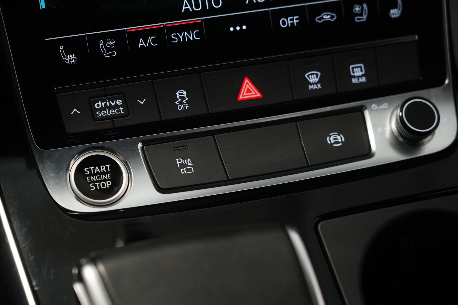 Used 2021 Audi Q8 Premium Plus image 27