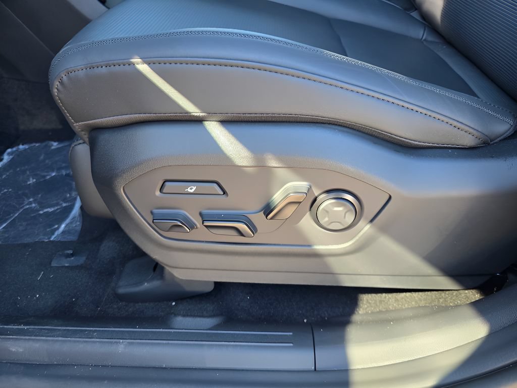 New 2026 Hyundai Santa Fe Calligraphy AWD/4WD image 17