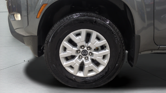 Used 2024 Nissan Frontier 4x4 Crew Cab image 25