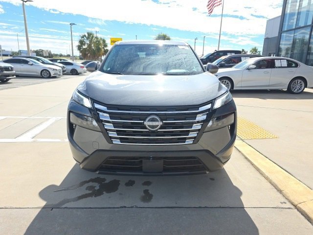 Used 2025 Nissan Rogue SV image 9