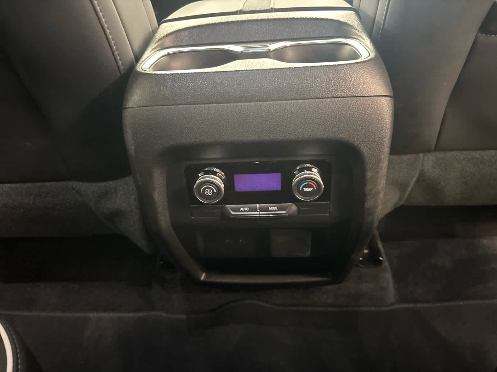 Used 2025 Buick Enclave Sport Touring w/ Power Package FWD image 24