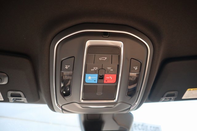 New 2025 Jeep Grand Cherokee Limited w/ Trailer Tow Package image 16