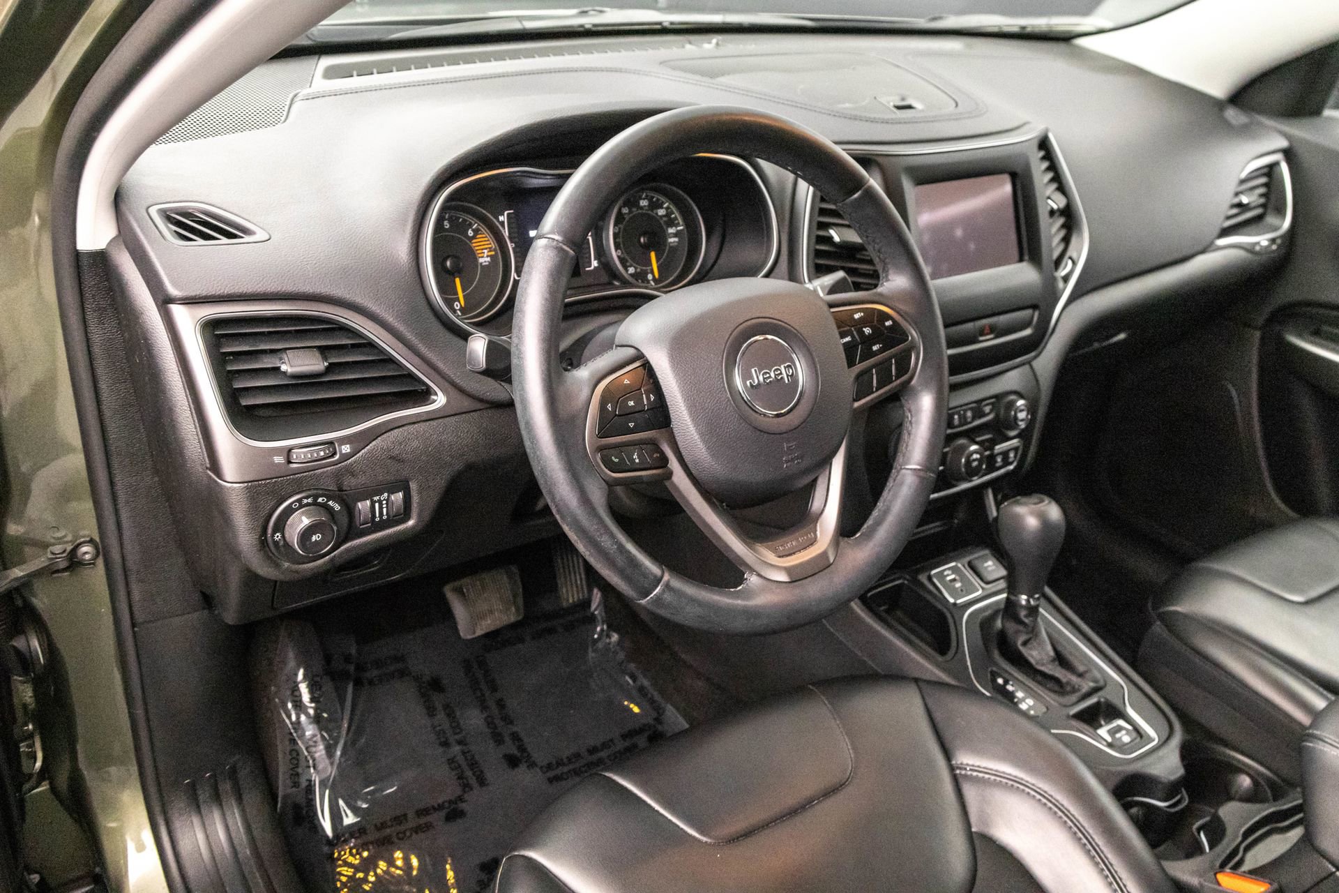 Used 2019 Jeep Cherokee Latitude Plus image 5