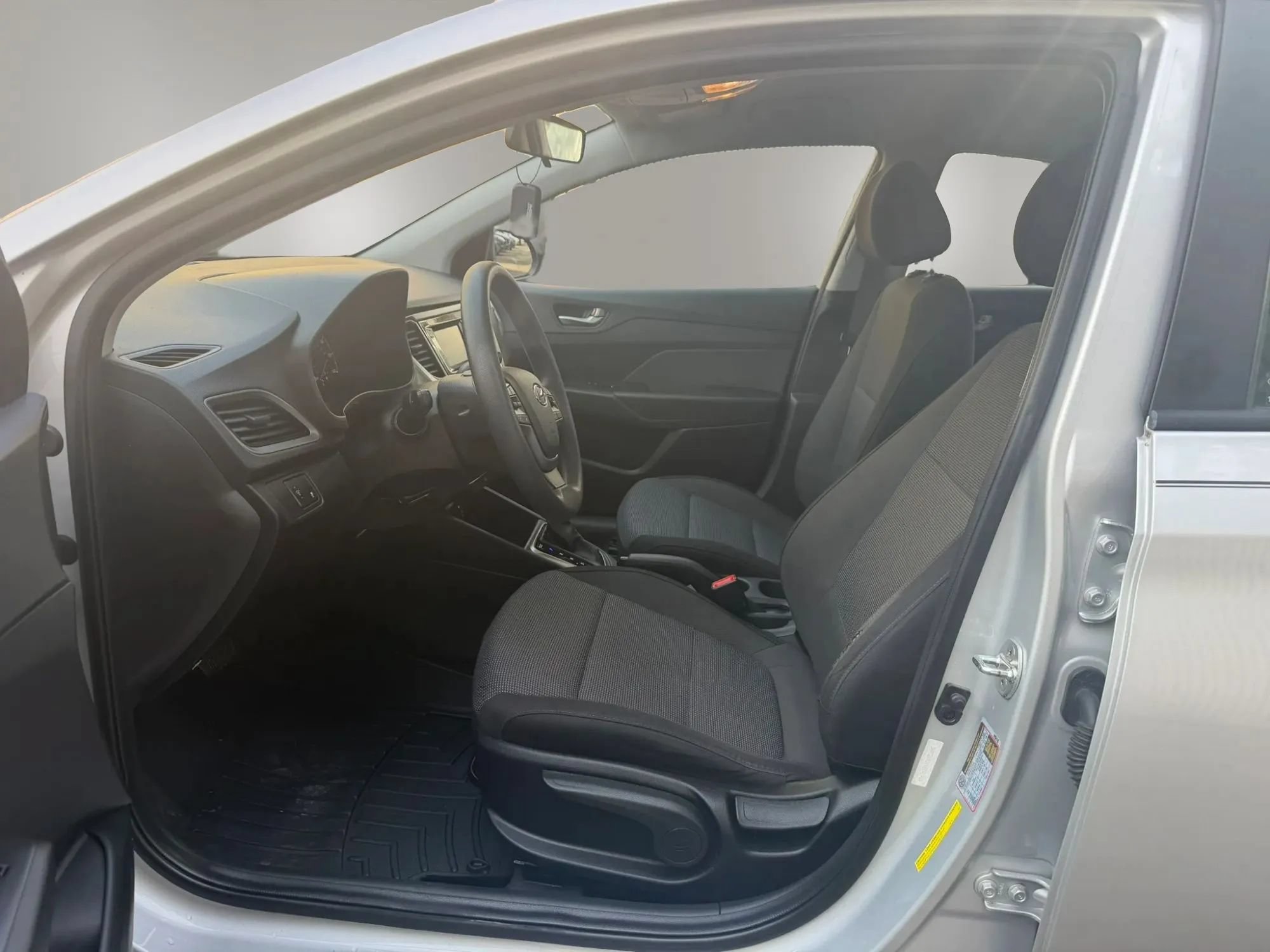 Used 2019 Hyundai Accent SE FWD image 25