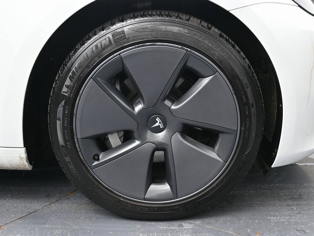 Used 2023 Tesla Model 3 Standard Range image 13