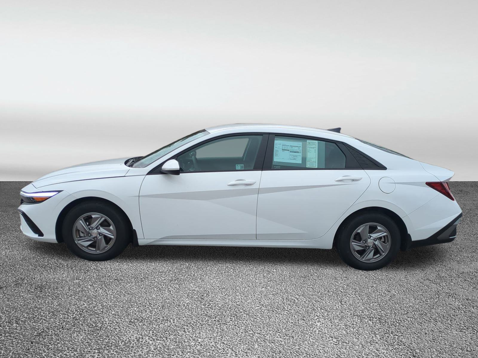 New 2025 Hyundai Elantra SE image 7