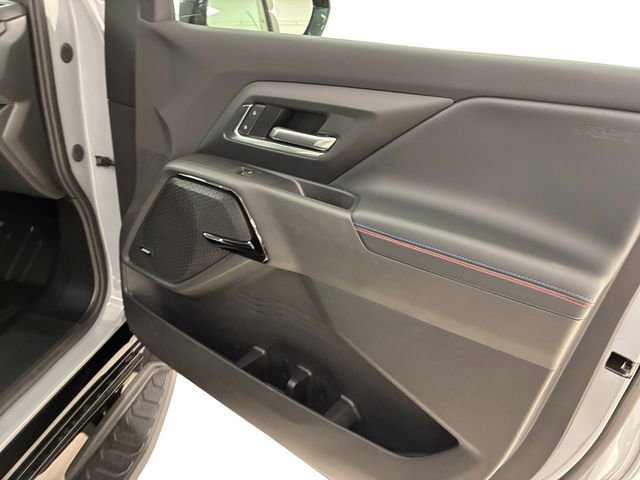 Certified 2025 Chevrolet Silverado EV RST AWD/4WD image 15