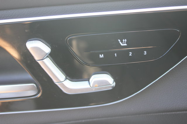 Used 2025 Mercedes-Benz GLC 300 4MATIC image 19