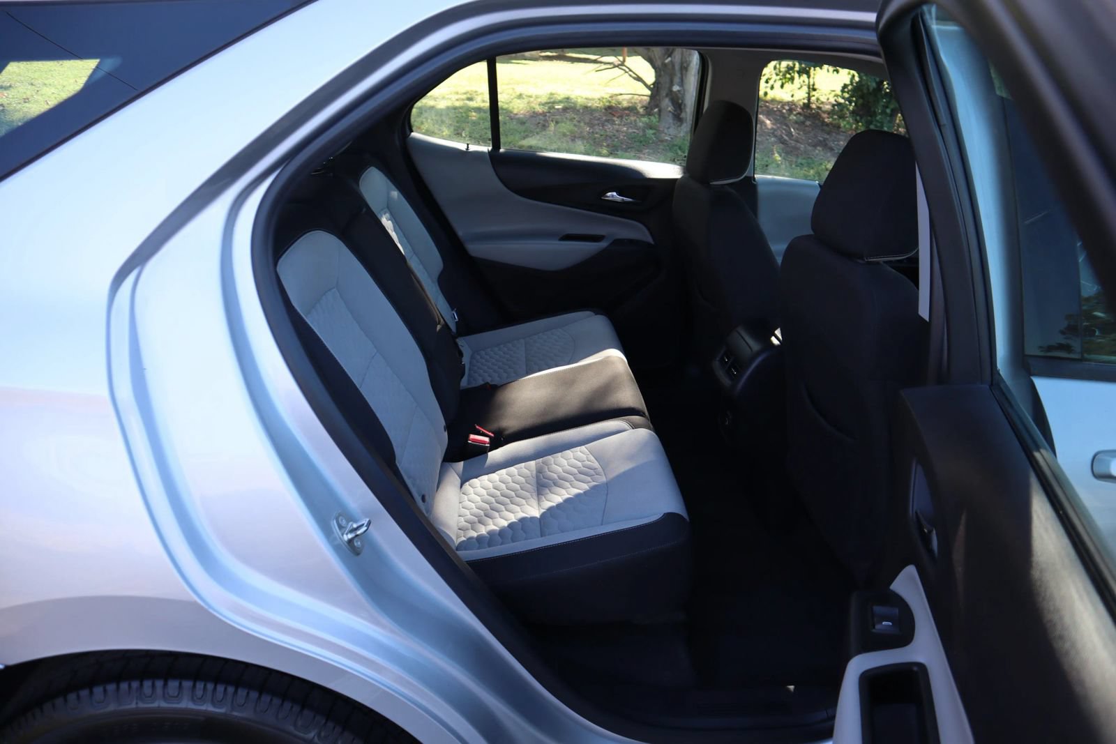 Used 2019 Chevrolet Equinox LS FWD image 19