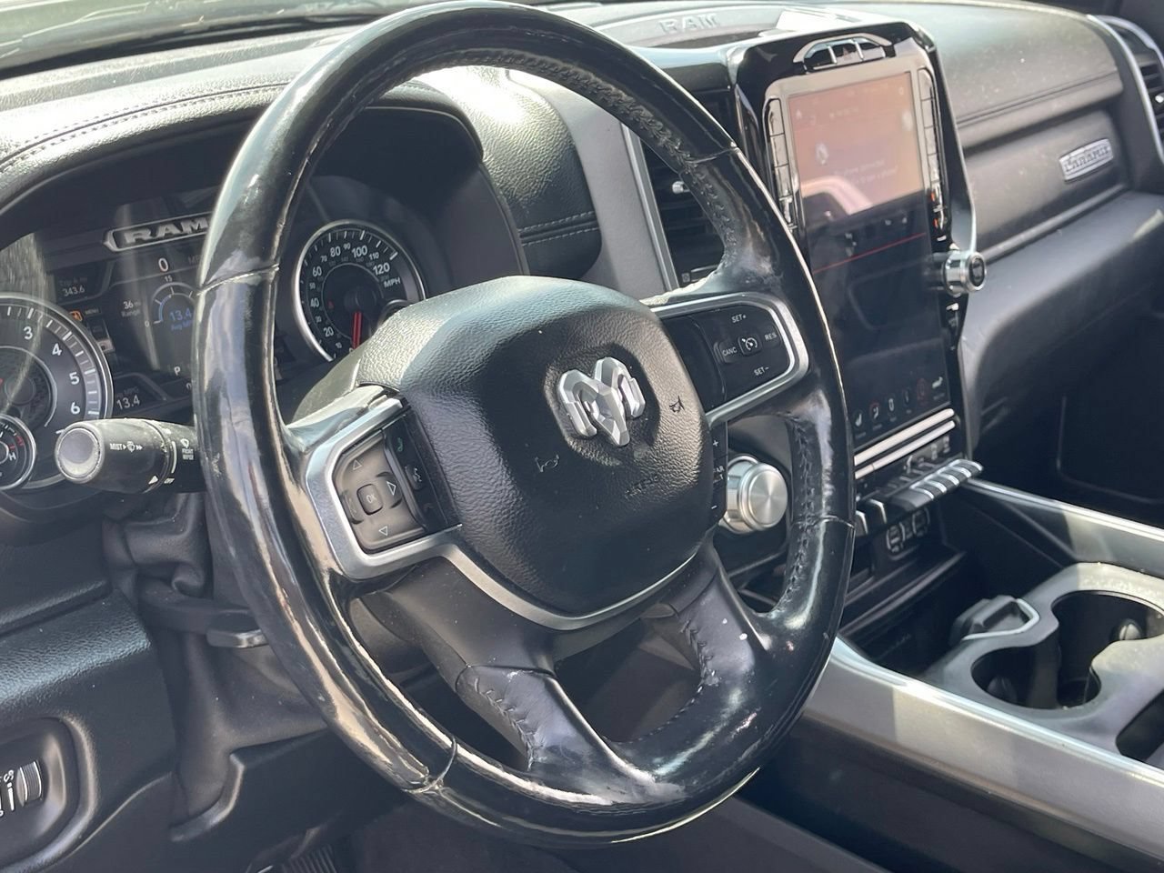 Used 2020 RAM 1500 Laramie AWD/4WD image 7