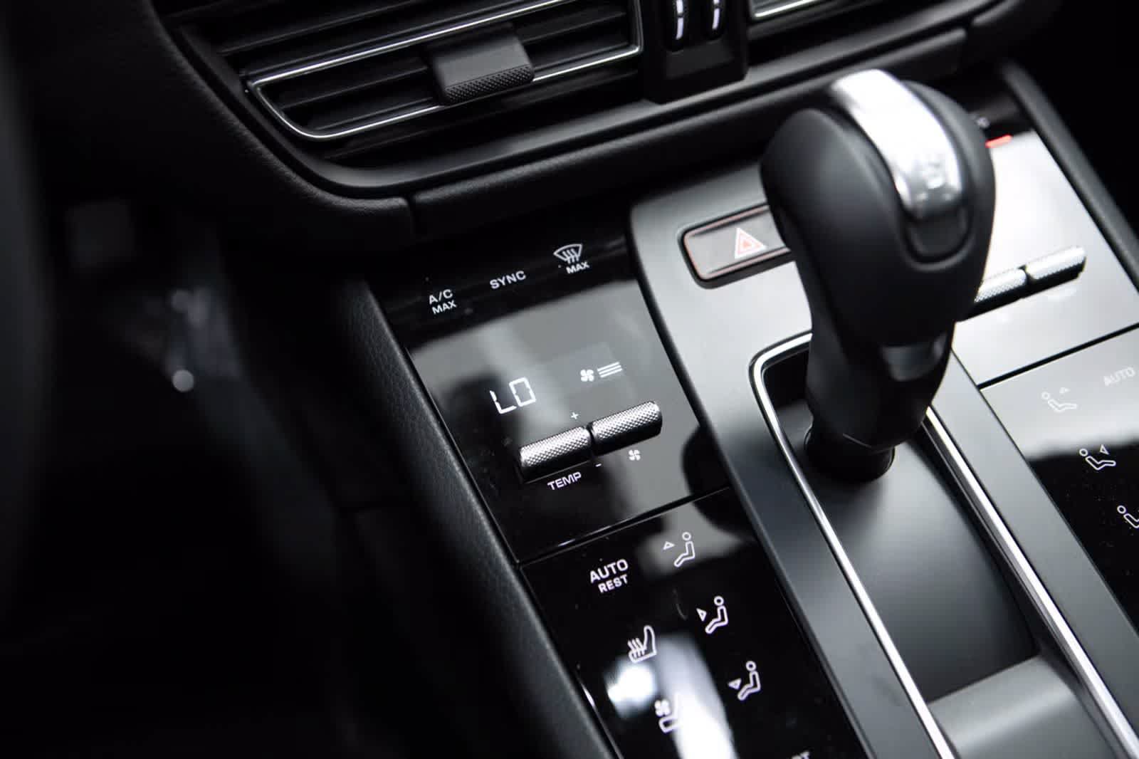 Certified 2026 Porsche Macan AWD/4WD image 26
