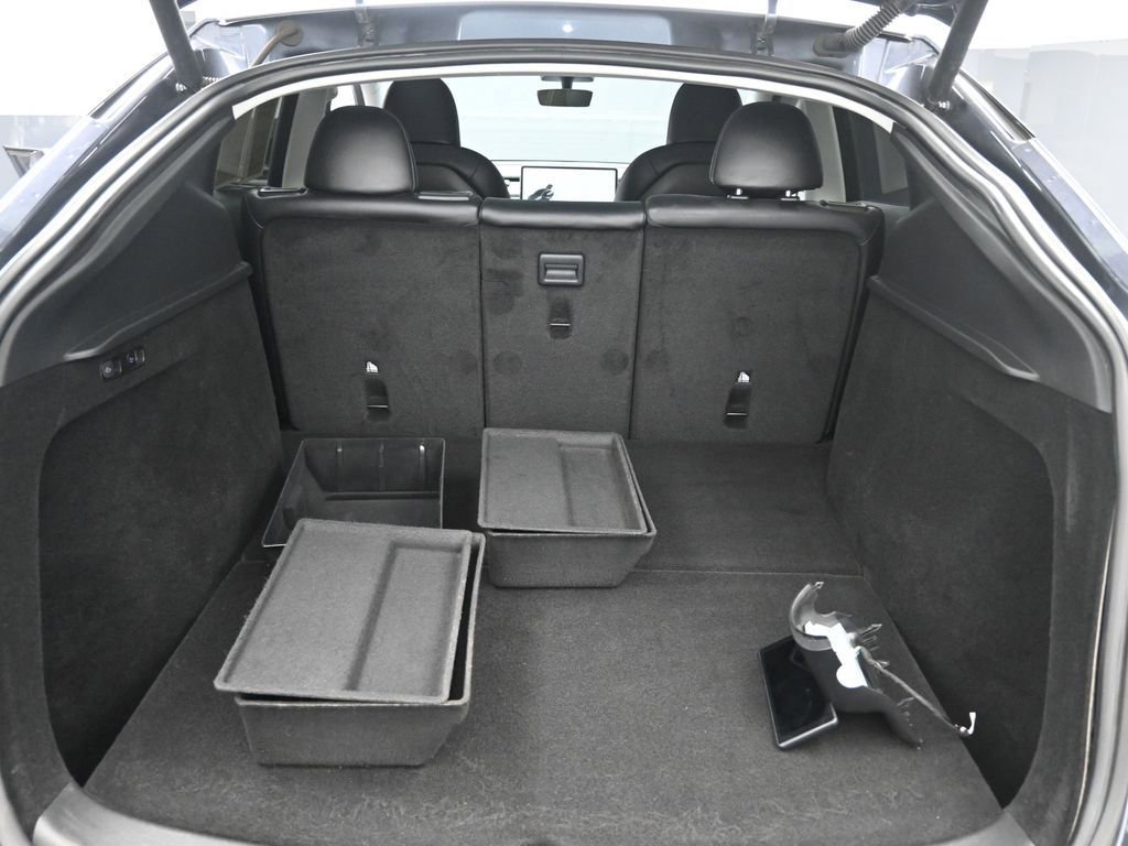 Used 2023 Tesla Model Y Long Range image 22