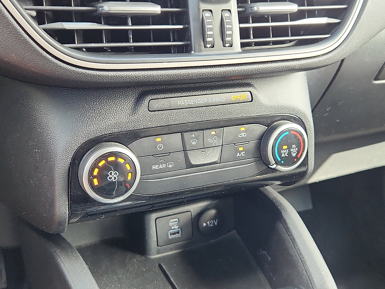 Certified 2022 Ford Escape SE AWD/4WD image 16
