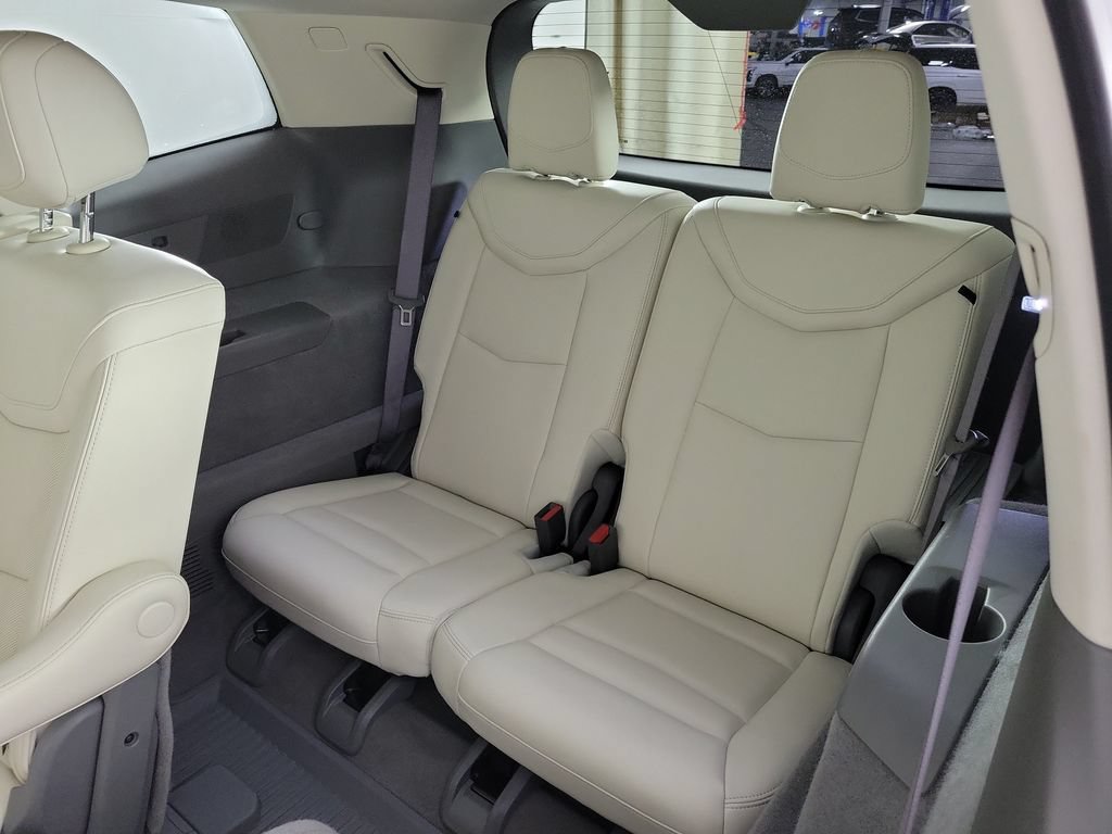 Used 2021 Cadillac XT6 Premium Luxury FWD image 11