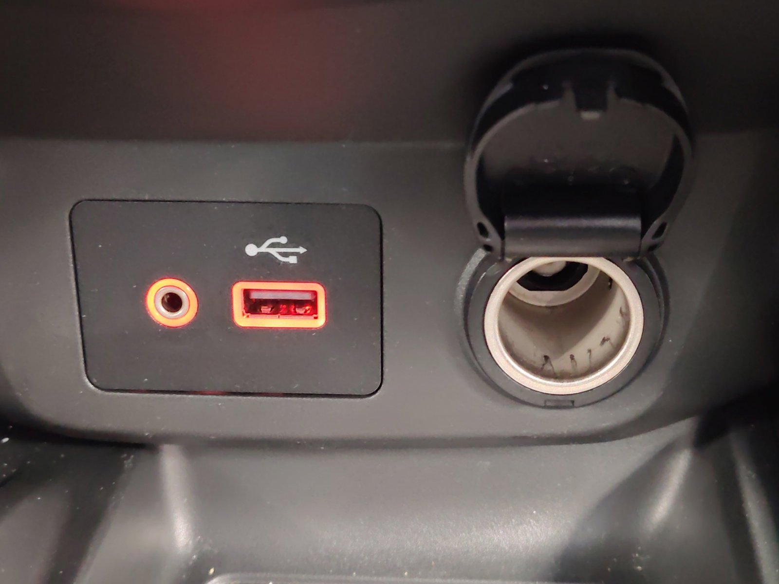 Used 2022 Nissan Rogue Sport SL w/ Premium Package image 23